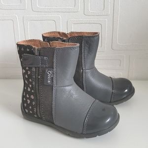 GEOX TODDLER BOOTS, GREY WITH SILVER HEART DESIGN, SIZE 23